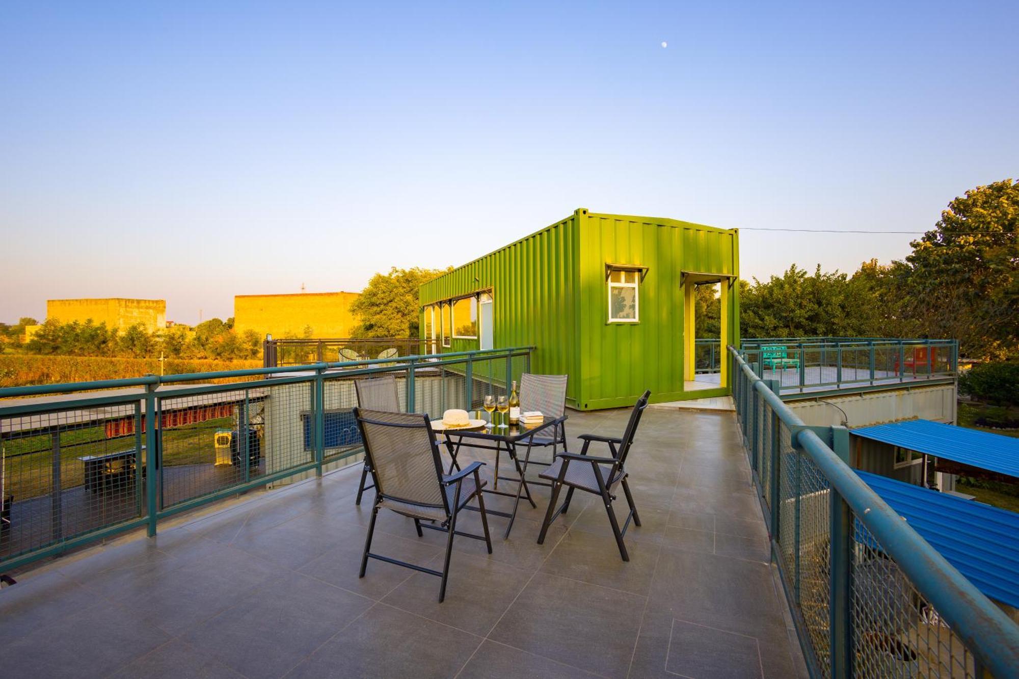 Elivaas Hidden Oasis 4Bhk With Pool, Mud House & Container House Dhauj Exterior foto