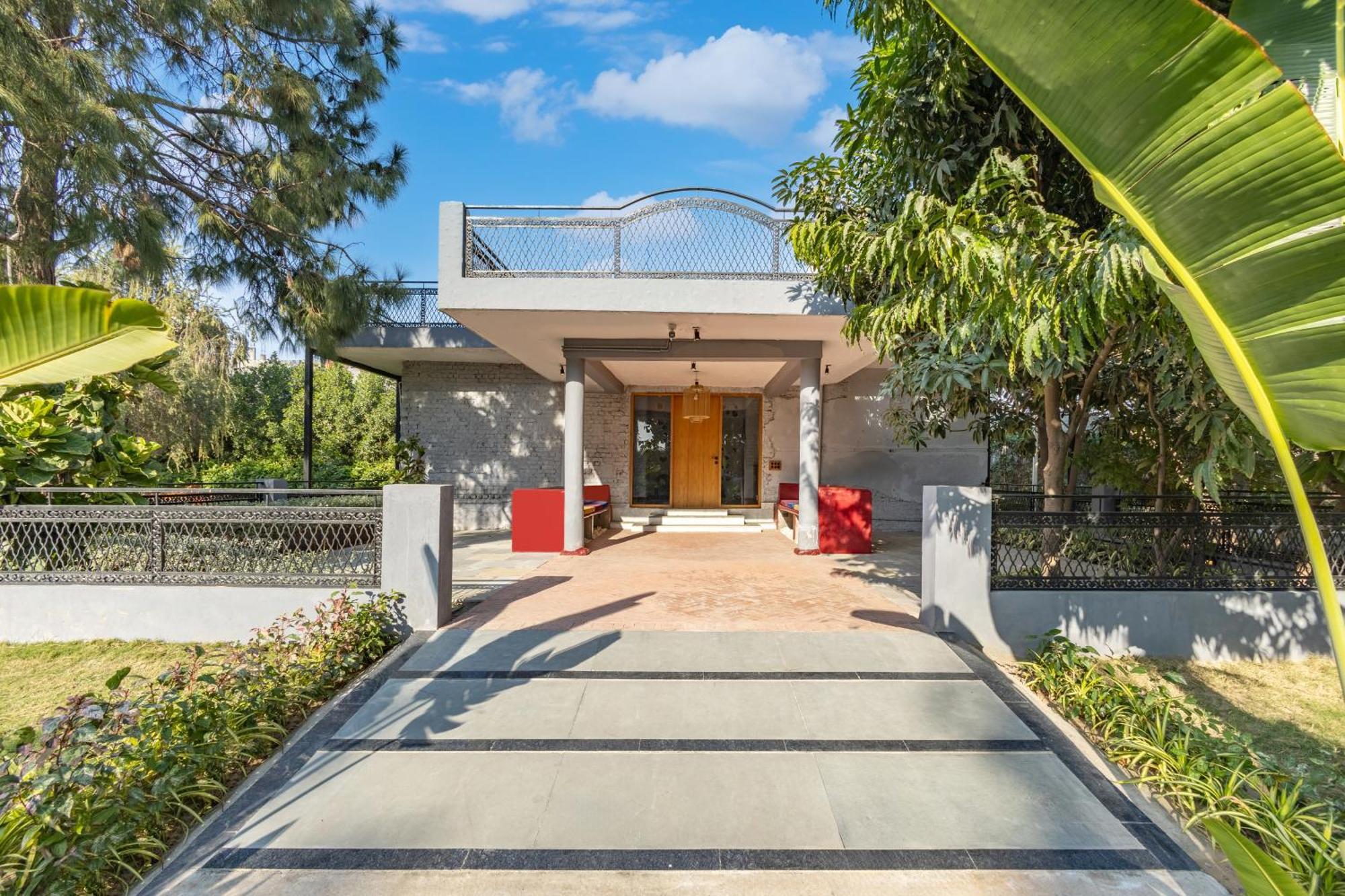 Elivaas Hidden Oasis 4Bhk With Pool, Mud House & Container House Dhauj Exterior foto