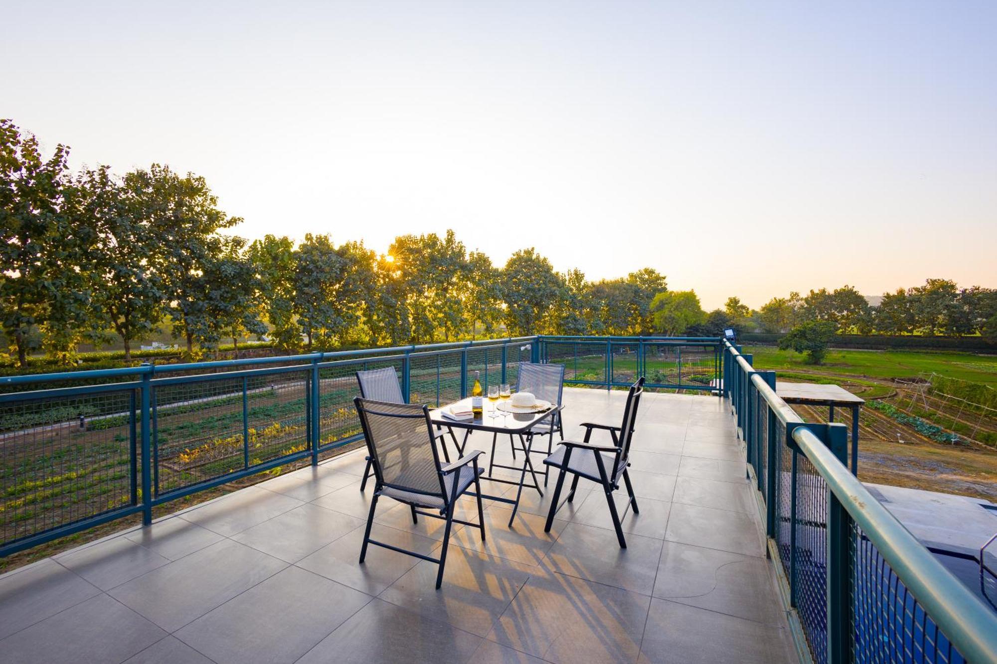 Elivaas Hidden Oasis 4Bhk With Pool, Mud House & Container House Dhauj Exterior foto