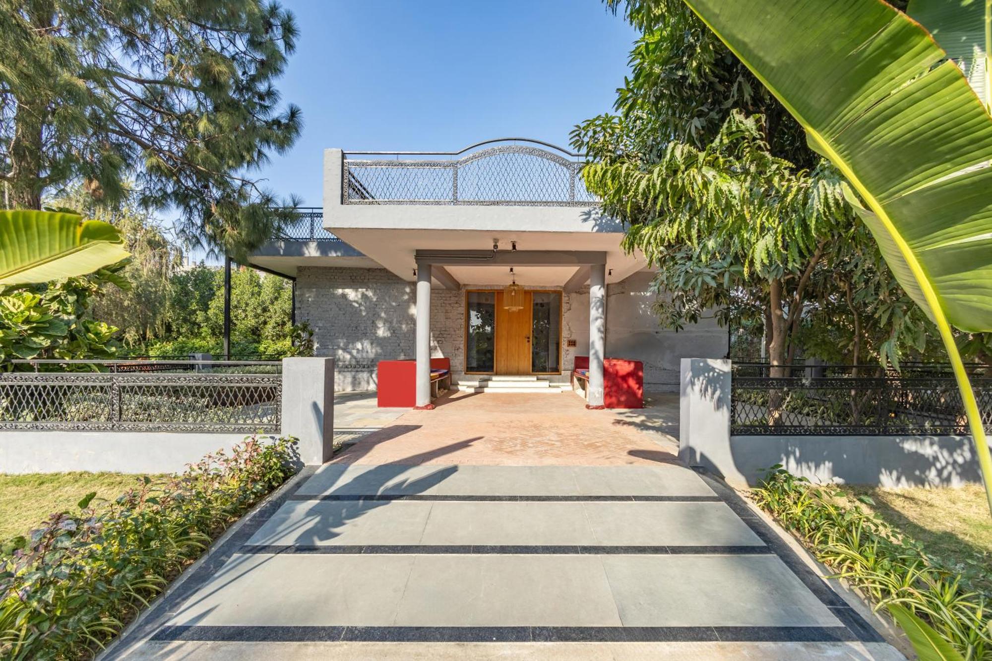 Elivaas Hidden Oasis 4Bhk With Pool, Mud House & Container House Dhauj Exterior foto